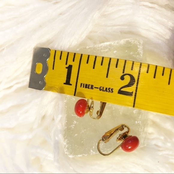 Vintage Gold Tone Metal Beaded Clip On Earrings - Picture 7 of 7